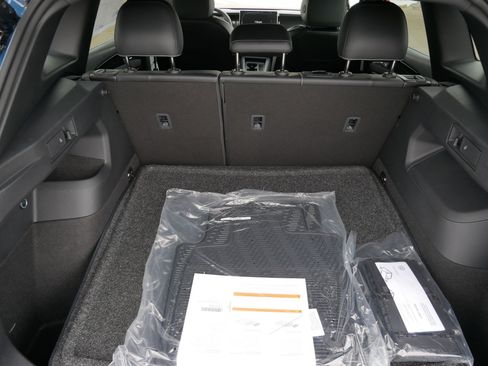 New 2026 Volkswagen Tiguan SE R-Line AWD/4WD image 6