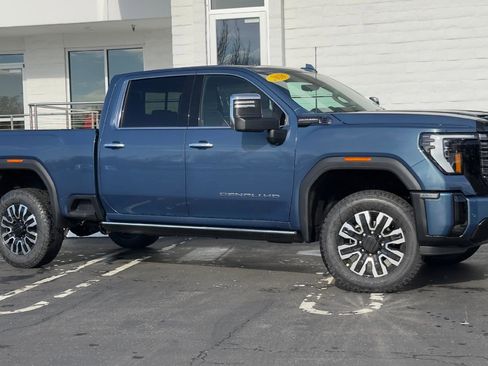 New 2026 GMC Sierra 3500 Denali Ultimate image 3