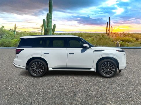 New 2026 INFINITI QX80 Luxe image 3