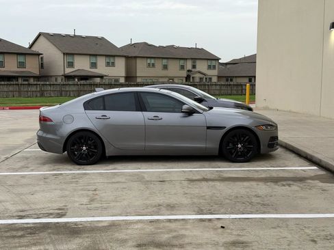 Used 2020 Jaguar XE S RWD image 8
