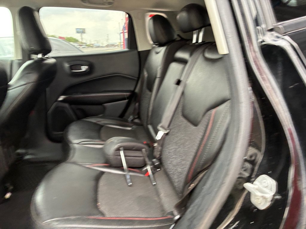 Used 2020 Jeep Compass Trailhawk AWD/4WD image 19