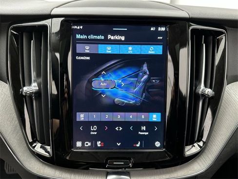 Certified 2025 Volvo XC60 B5 Plus w/ Climate Package image 19