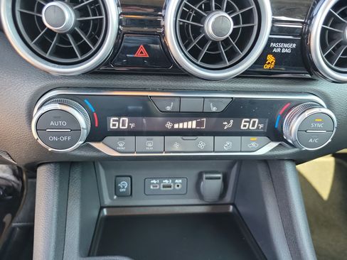 Used 2024 Nissan Sentra SR FWD image 17