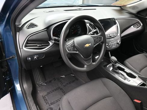 Used 2025 Chevrolet Malibu LT FWD image 11