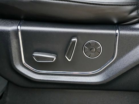 Used 2019 Ford Expedition Platinum image 22