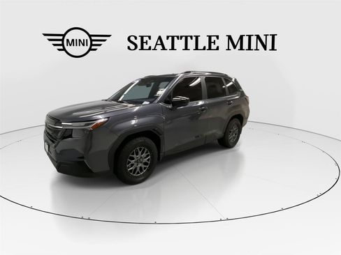 Used 2025 Subaru Forester Touring image 5