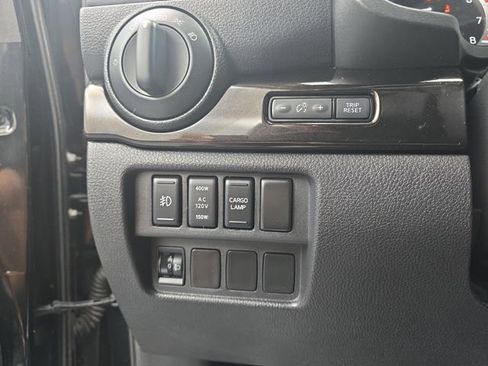 Used 2019 Nissan Titan SL w/ Midnight Edition AWD/4WD image 42
