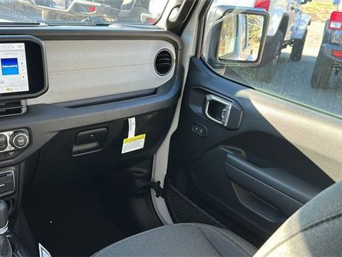 New 2026 Jeep Gladiator Sport image 22