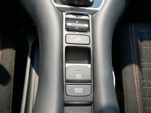 Certified 2024 Honda HR-V Sport image 32