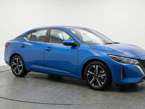 Used 2025 Nissan Sentra SV image 1