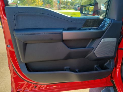 New 2026 Ford F250 Lariat w/ Black Appearance Package image 18