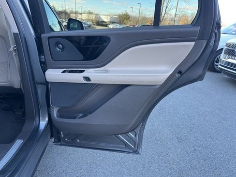 Used 2021 Lincoln Aviator Reserve w/ Equipment Group 201A image 23
