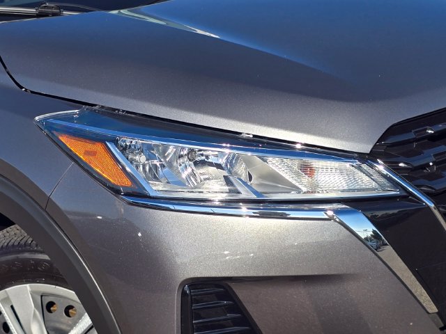 Used 2025 Nissan Kicks Play S FWD image 22