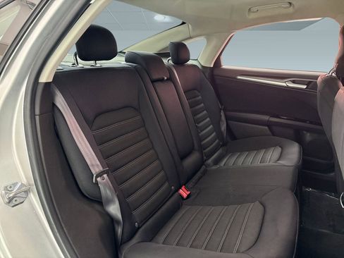 Used 2014 Ford Fusion SE image 25