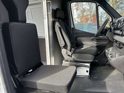 New 2025 Mercedes-Benz Sprinter 2500 image 6