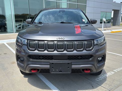 Used 2022 Jeep Compass Trailhawk image 4