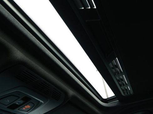 Used 2018 BMW 330e image 23