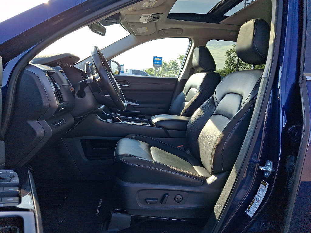 Certified 2024 Nissan Pathfinder SL w/ SL Premium Package AWD/4WD image 14