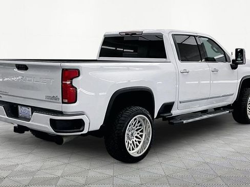 Used 2024 Chevrolet Silverado 2500 High Country AWD/4WD image 2