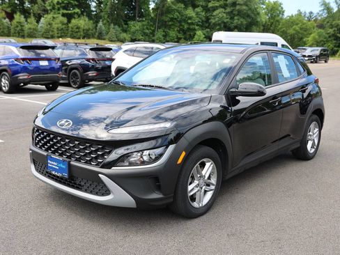 Used 2023 Hyundai Kona SE w/ Cargo Package AWD/4WD image 3