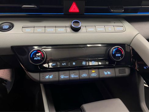 New 2026 Hyundai Elantra Limited image 31