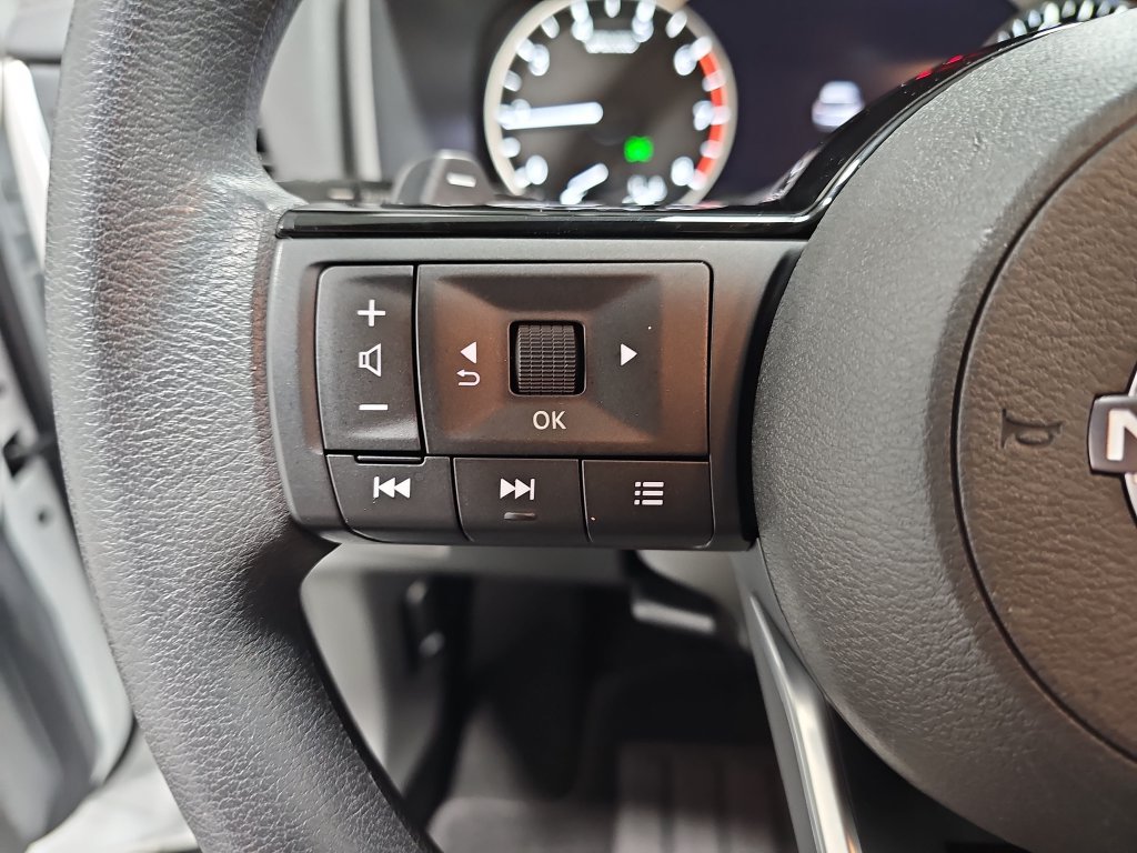 Certified 2023 Nissan Rogue SV AWD/4WD image 16