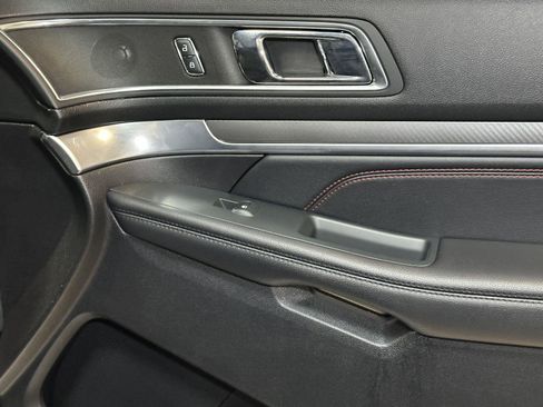 Used 2018 Ford Explorer Sport image 38