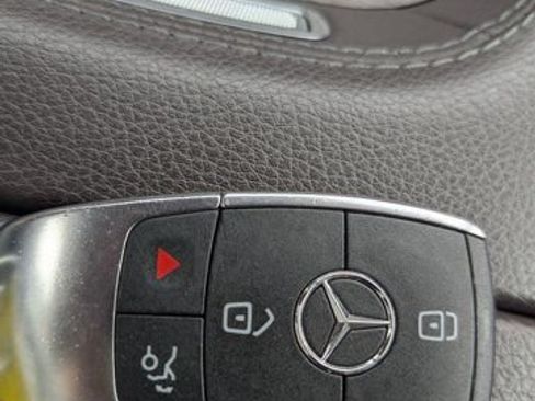 Used 2022 Mercedes-Benz GLS 450 4MATIC image 39