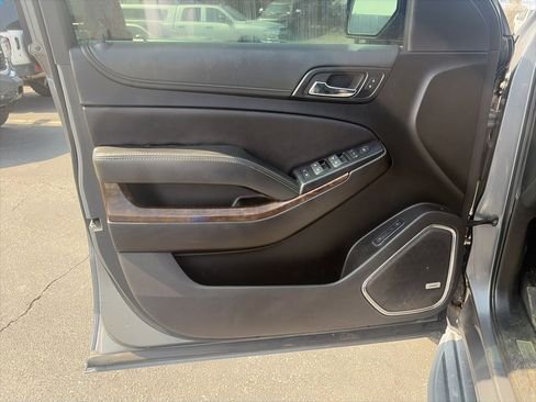 Used 2020 Chevrolet Tahoe LT w/ Luxury Package image 14