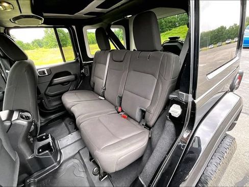 Used 2020 Jeep Wrangler Unlimited Sahara AWD/4WD image 22