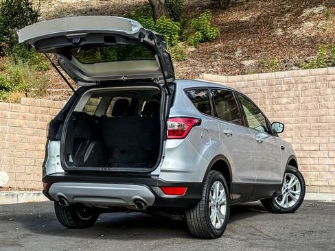 Used 2017 Ford Escape SE image 20