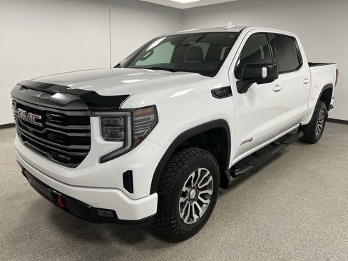 Used 2023 GMC Sierra 1500 AT4 w/ Technology Package image 5