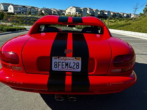 Used 1996 Dodge Viper RT/10 image 3
