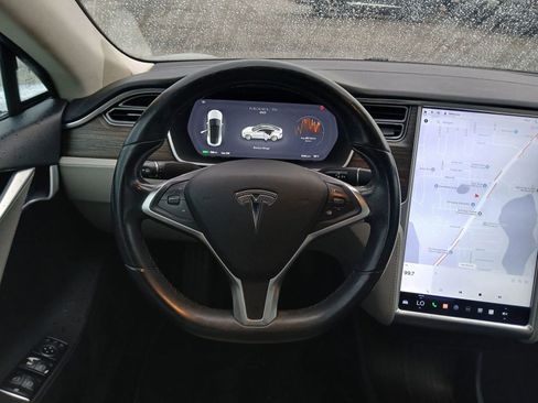 Used 2015 Tesla Model S 60 image 24