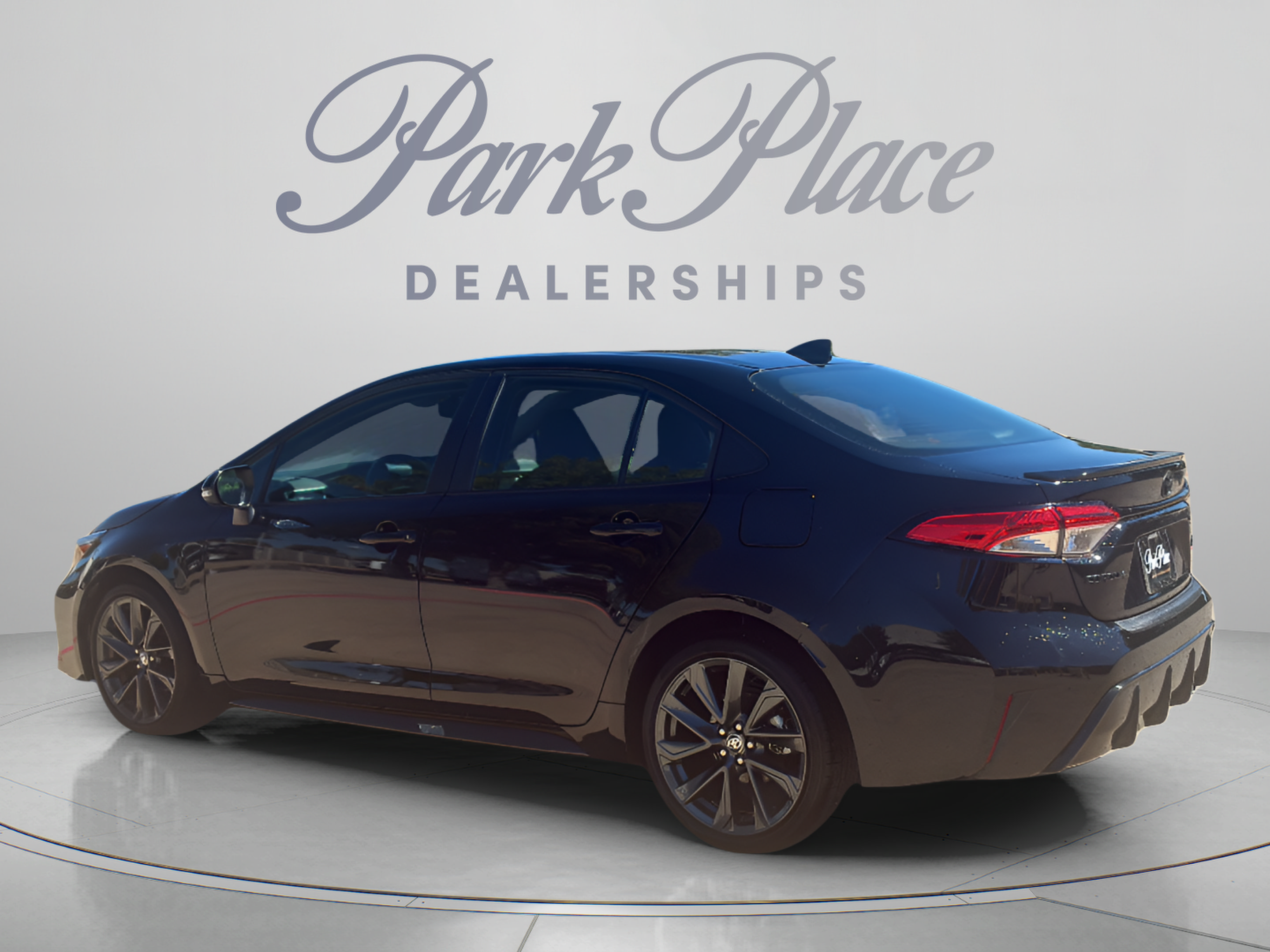 Used 2024 Toyota Corolla SE FWD image 3