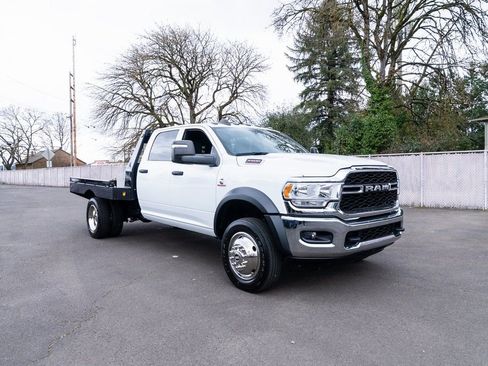 Used 2024 RAM 5500 Tradesman w/ Chrome Appearance Group image 24