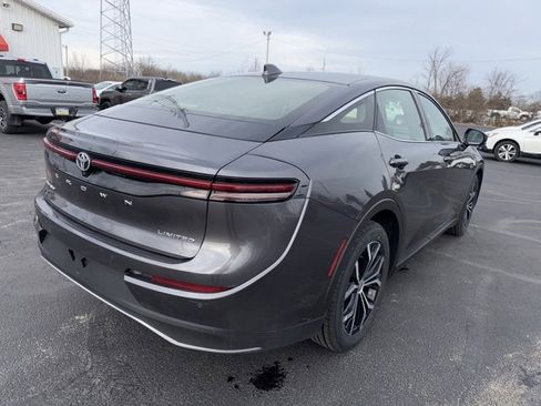 Used 2024 Toyota Crown Limited image 7