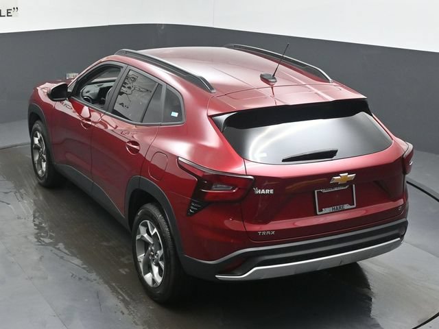 Used 2025 Chevrolet Trax LT w/ Driver Confidence Package FWD image 42