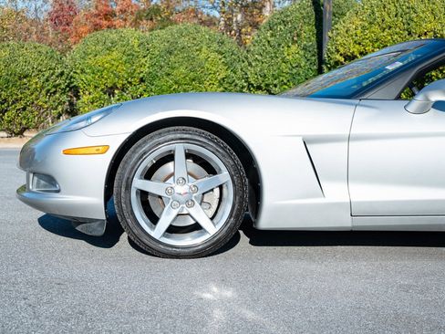 Used 2006 Chevrolet Corvette Convertible w/ Preferred Equipment Group image 10