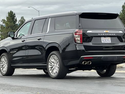 Used 2024 Chevrolet Suburban High Country w/ Premium Package 2 image 6