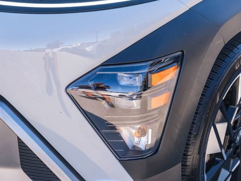 Used 2024 Hyundai Kona SEL FWD image 12