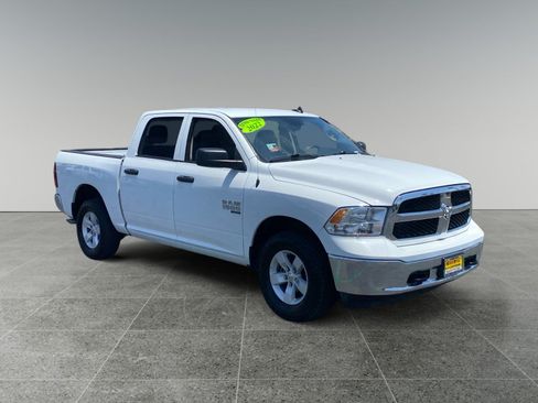 Used 2022 RAM 1500 Classic SLT w/ Electronics Group AWD/4WD image 7