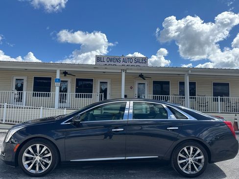 Used 2013 Cadillac XTS 4dr Sdn FWD image 2