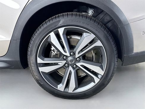 New 2026 Volvo V60 B5 Cross Country Plus w/ Climate Package image 31