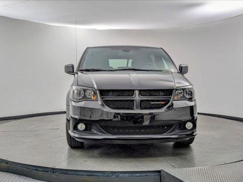 Used 2018 Dodge Grand Caravan SE image 12