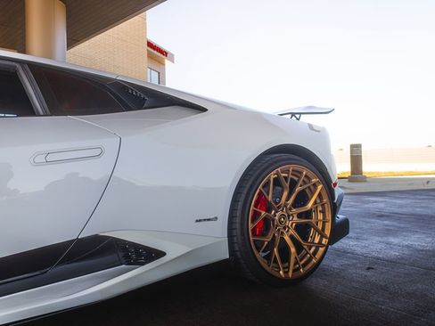 Used 2015 Lamborghini Huracan LP 610-4 image 9