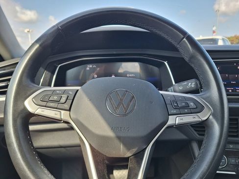 Used 2024 Volkswagen Jetta SE FWD image 14