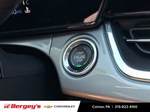 Certified 2024 Chevrolet Trax LT w/ Sunroof Package FWD image 24