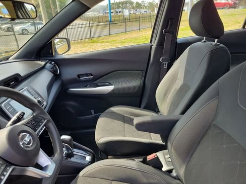 Used 2020 Nissan Kicks SV image 12