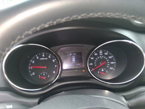 Used 2019 Kia Sedona EX image 9